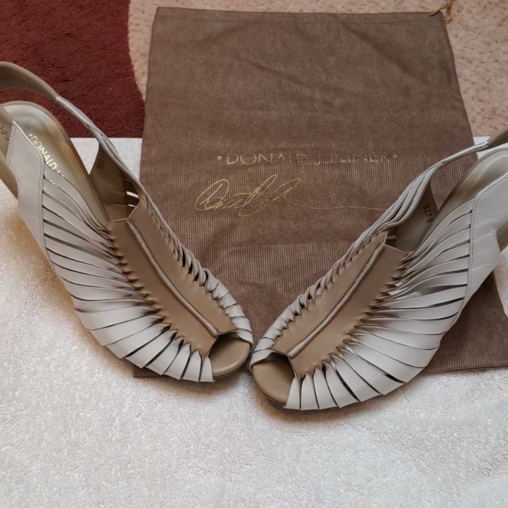 Donald Pliner Leather Peeps